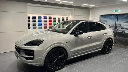 Begagnad Porsche Cayenne Black Edition 470 HK (345 kW) 2025 SUV