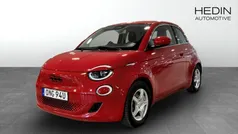 Röd (red) Begagnad 2022 Fiat 500e Red Halvkombi | 179 900 kr (Marknadspris)