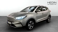Silver metallic Begagnad 2022 MG ZS Luxury Sedan | 244 900 kr (Bra pris)