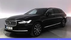 Svart Begagnad 2022 Volvo V90 Inscription Kombi | 368 900 kr (Marknadspris)