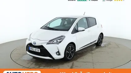 Vit Begagnad 2017 Toyota Yaris Hybrid Style Sedan | 110 000 kr (Bra pris)