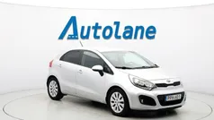 Grå Begagnad 2014 Kia Rio Halvkombi | 99 900 kr (Marknadspris)
