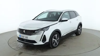 Vit Begagnad 2021 Peugeot 3008 Allure SUV | 239 000 kr (Marknadspris)