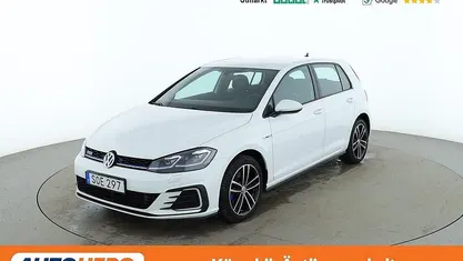 Vit Begagnad 2017 VW Golf VII GTE Halvkombi | 161 000 kr (Marknadspris)