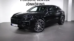 Svart (black) Ny 2025 Porsche Cayenne SUV | 1 439 700 kr (Bra pris)