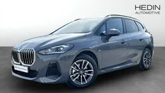 Grå (grey) Begagnad 2024 BMW 225 Active Tourer M Sport Minibuss | 444 700 kr (Marknadspris)