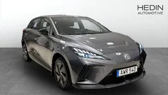 Grå Begagnad 2023 MG MG4 EV Halvkombi | 244 900 kr (Marknadspris)