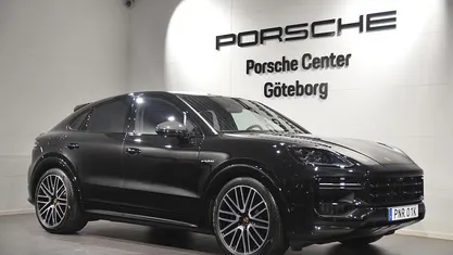 Begagnad 2024 Porsche Cayenne Turbo E-Hybrid SUV | 1 949 000 kr