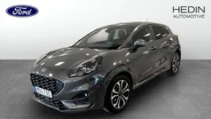 Grå (grey) Begagnad 2022 Ford Puma Gen-E ST-Line SUV | 199 900 kr (Marknadspris)