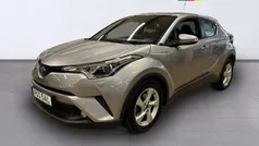 Grå metallic Begagnad 2019 Toyota C-HR Active SUV | 209 500 kr (Marknadspris)