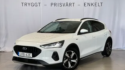 Begagnad Ford Focus Active 124 HK (91 kW) 2022 Vit Halvkombi