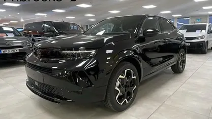 Svart Ny 2025 Opel Mokka SUV | 326 800 kr (Marknadspris)