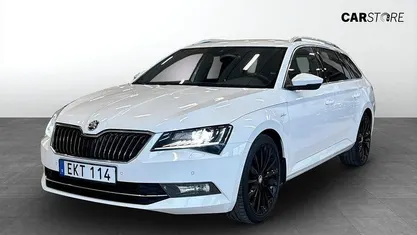 Vit Begagnad 2018 Skoda Superb Kombi | 189 900 kr (Bra pris)