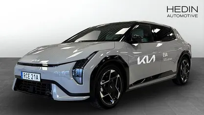 Grå Begagnad 2025 Kia EV4 GT-Line Halvkombi | 519 900 kr (Marknadspris)