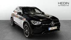 Svart Begagnad 2022 Mercedes GLC300e AMG SUV | 419 900 kr (Marknadspris)