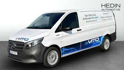 Vit Begagnad 2024 Mercedes e-Vito Minibuss | 379 900 kr (Superpris)
