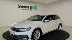 Vit Begagnad 2022 VW Passat Sportline Kombi | 219 900 kr (Marknadspris)