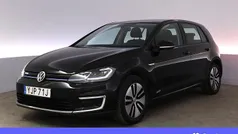 Svart Begagnad 2020 VW e-Golf Halvkombi | 208 900 kr (Marknadspris)
