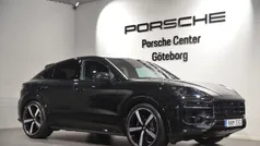 Svart (black) Begagnad 2025 Porsche Cayenne S E-Hybrid SUV | 1 499 000 kr (Bra pris)