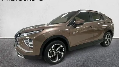 Brun (bronze /m/) Begagnad 2022 Mitsubishi Eclipse SUV | 309 900 kr (Marknadspris)