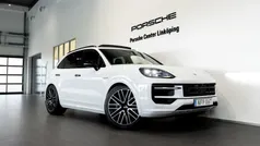 Vit (white) Ny 2025 Porsche Cayenne SUV | 1 598 000 kr (Marknadspris)