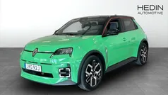 Grön (green) Ny 2025 Renault R5 Techno Halvkombi | 425 700 kr (Marknadspris)