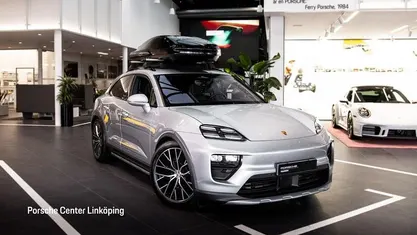 Silver Begagnad 2025 Porsche Macan SUV | 1 025 000 kr (Marknadspris)