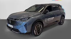 Peugeot e-5008