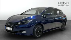 Mörkblå (blue) Begagnad 2022 Nissan Leaf N-Connecta Halvkombi | 199 900 kr (Marknadspris)