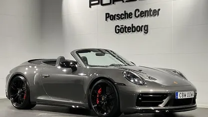Begagnad Porsche 911 Carrera 4 GTS 480 HK (353 kW) 2023 Flerfärgad (grey) Cab
