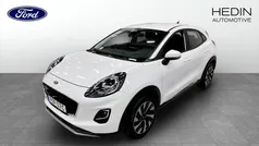 Frozen white Begagnad 2024 Ford Puma Gen-E Titanium SUV | 239 900 kr (Marknadspris)