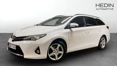 Begagnad 2014 Toyota Auris Kombi | 135 000 kr