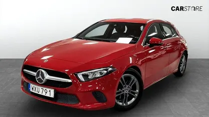 Röd Begagnad 2018 Mercedes A200 Halvkombi | 219 900 kr (Marknadspris)