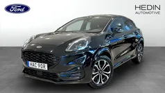 Svart (black) Begagnad 2022 Ford Puma Gen-E ST-Line Halvkombi | 199 900 kr