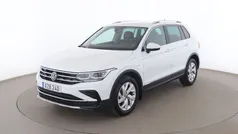 Vit Begagnad 2022 VW Tiguan Elegance SUV | 378 000 kr (Marknadspris)