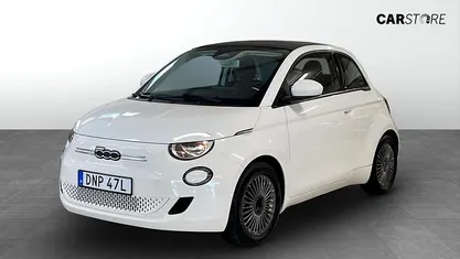 Begagnad Fiat 500e 86 kW (118 HK) 2022 Vit Halvkombi