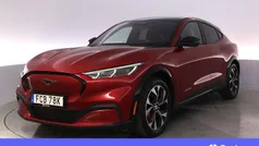 Röd Begagnad 2021 Ford Mustang Mach-E SUV | 333 900 kr (Bra pris)