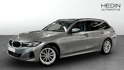 Begagnad BMW 330e Shadowline 2023 Kombi