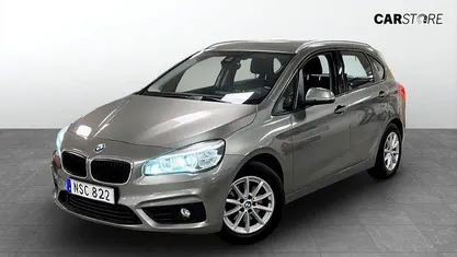 Grå Begagnad 2015 BMW 218 Advantage Kombi | 104 900 kr (Marknadspris)
