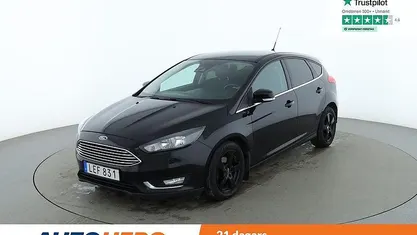 Svart Begagnad 2015 Ford Focus Halvkombi | 93 000 kr (Marknadspris)