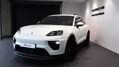 Vit (white) Begagnad 2024 Porsche Macan SUV | 1 095 000 kr (Dyr)
