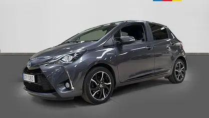 Begagnad 2017 Toyota Yaris Hybrid Active Halvkombi | 139 900 kr (Marknadspris)