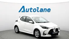 Vit Begagnad 2020 Toyota Yaris Active Halvkombi | 179 900 kr (Bra pris)