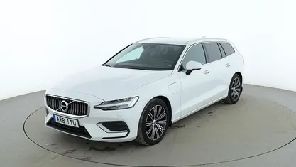 Vit Begagnad 2020 Volvo V60 Inscription Kombi | 323 000 kr (Marknadspris)
