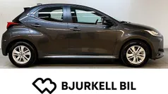 Grå Begagnad 2022 Mazda 2 Comfort Halvkombi | 199 900 kr (Superpris)