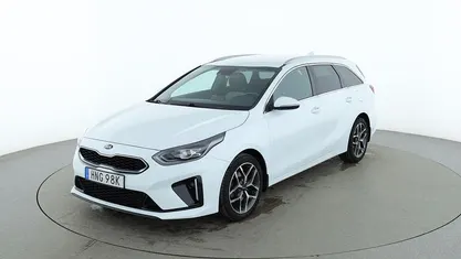 Vit Begagnad 2019 Kia Ceed GT-Line Halvkombi | 166 000 kr (Bra pris)
