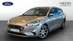 Grå (beige) Begagnad 2019 Ford Focus Titanium Kombi | 189 900 kr (Marknadspris)