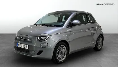 Begagnad Fiat 500e Icon 86 kW (118 HK) 2022 Svart Halvkombi