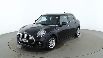 Svart Begagnad 2016 Mini Cooper Chili Halvkombi | 137 000 kr (Marknadspris)