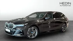 Grå (grey) Begagnad 2025 BMW 530e M Sport Kombi | 694 700 kr (Bra pris)